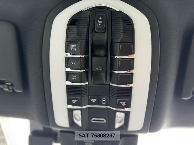 Porsche MACAN 2024-04 281570-13