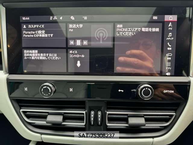 Porsche MACAN 2024-04 281570-7