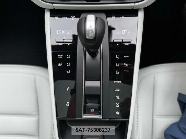 Porsche MACAN 2024-04 281570-5