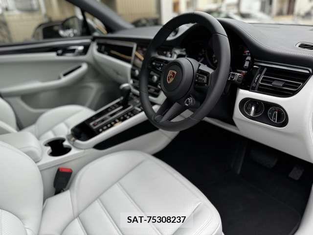 Porsche MACAN 2024-04 281570-3