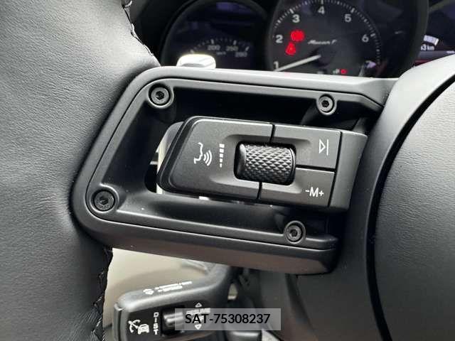 Porsche MACAN 2024-04 281570-15