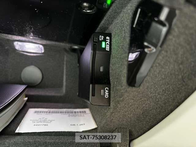 Porsche MACAN 2024-04 281570-14