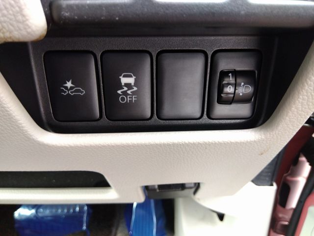 Nissan DAYZ ROOX 2018-09 22825-11