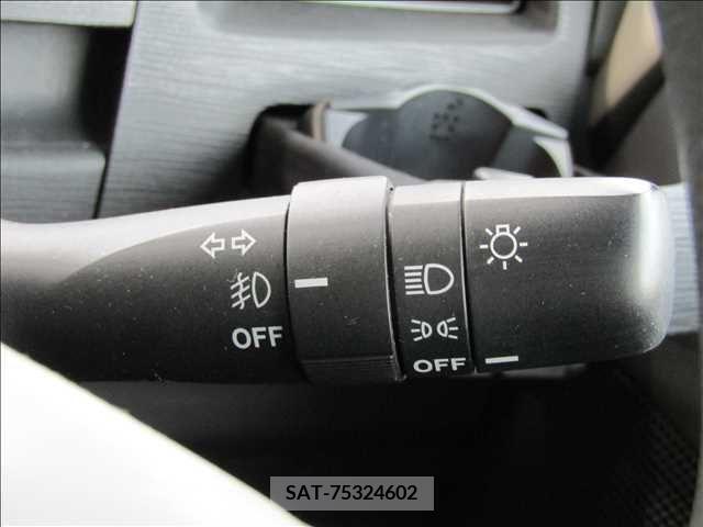 Daihatsu MOVE CUSTOM 2011-09 239146-2
