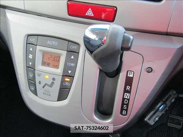 Daihatsu MOVE CUSTOM 2011-09 239146-8