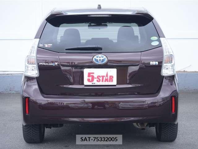 Toyota PRIUS ALPHA 2013-11 213357-9