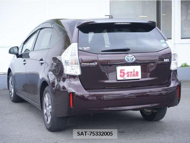Toyota PRIUS ALPHA 2013-11 213357-8