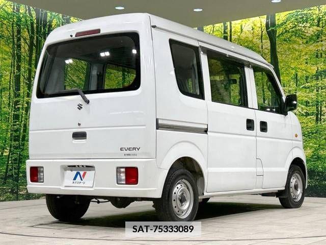 Suzuki EVERY 2010-12 341738-14