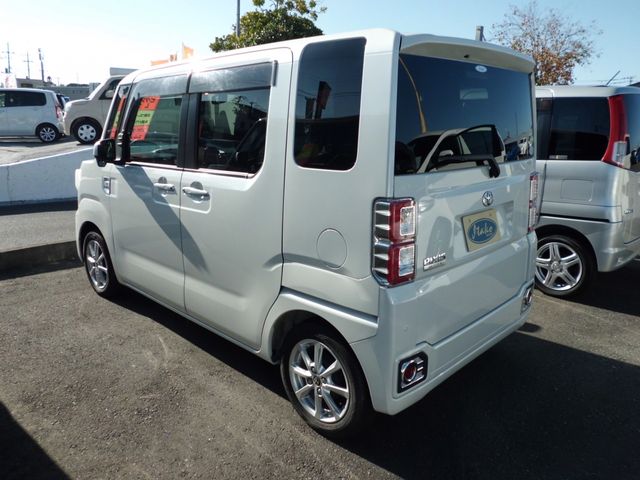 Toyota Pixis Mega 2018-04 23409-5