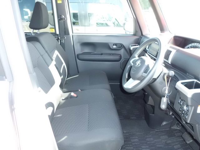Toyota Pixis Mega 2018-04 23409-6