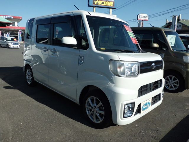 Toyota Pixis Mega 2018-04 23409-2