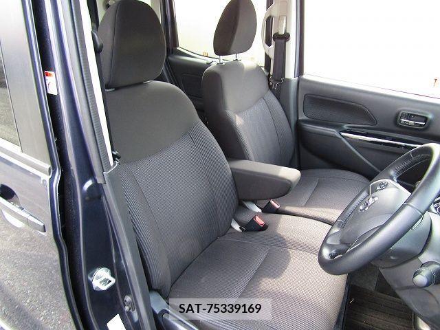 Nissan ROOX 2019-05 323898-9