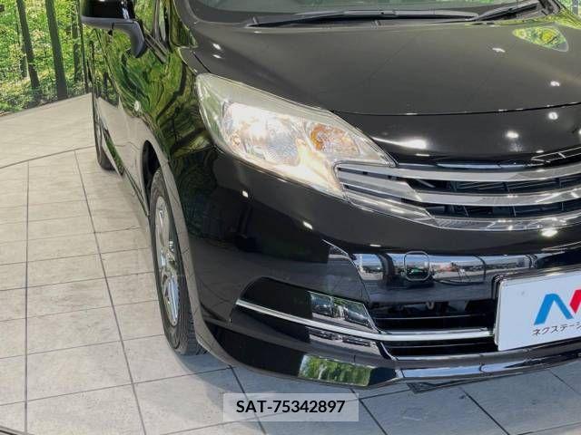 Nissan NOTE 2013-02 302290-12