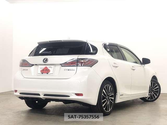 Lexus CT 2013-09 217841-2
