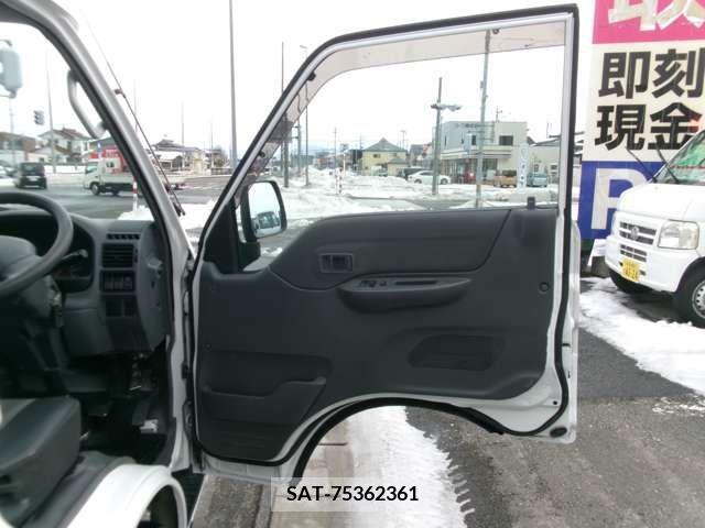 Mazda BONGO VAN 2017-12 223027-18