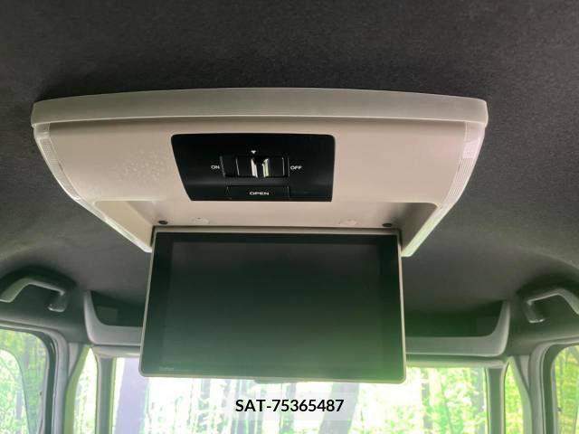 Honda N BOX CUSTOM 2017-09 238458-4