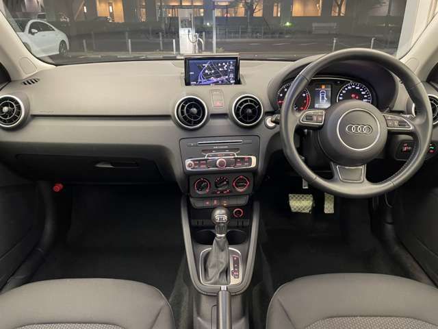 Audi A1 2015-09 182095-7