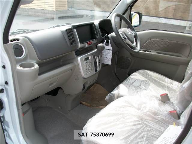 Suzuki EVERY WAGON 2023-03 212437-9