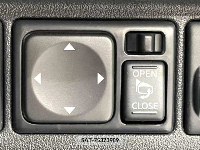 Nissan MARCH 2022-03 308083-7