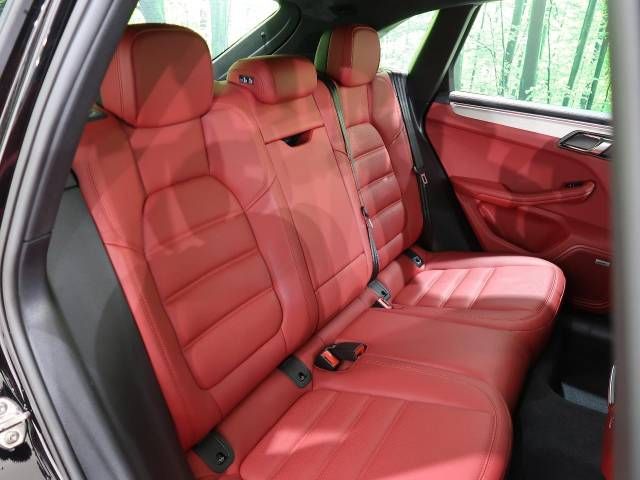 Porsche MACAN 2020-12 13745-14