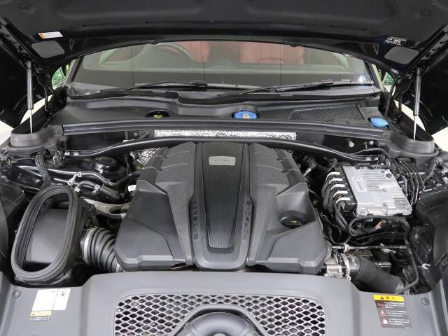 Porsche MACAN 2020-12 13745-17