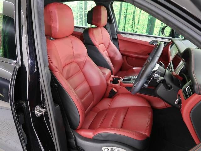 Porsche MACAN 2020-12 13745-13