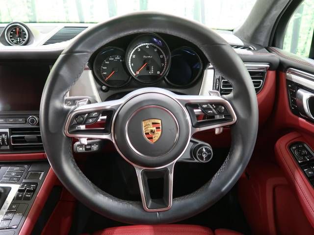 Porsche MACAN 2020-12 13745-16