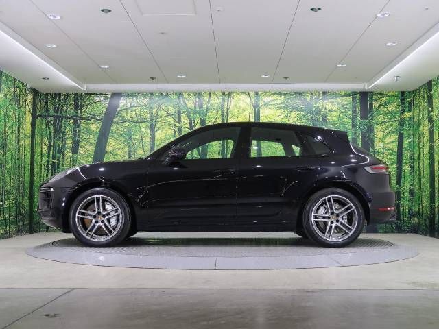 Porsche MACAN 2020-12 13745-5