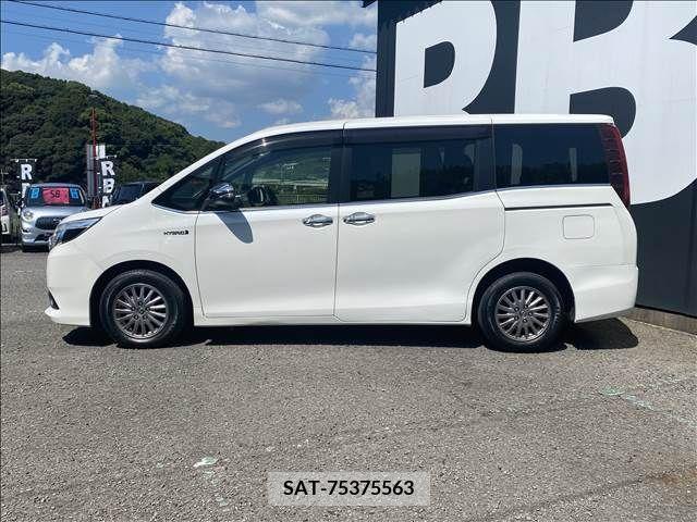 Toyota ESQUIRE 2016-02 359828-5
