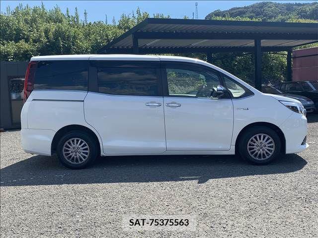 Toyota ESQUIRE 2016-02 359828-4