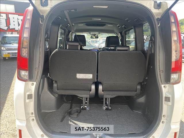 Toyota ESQUIRE 2016-02 359828-11