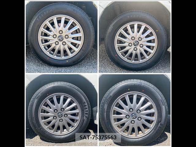 Toyota ESQUIRE 2016-02 359828-19