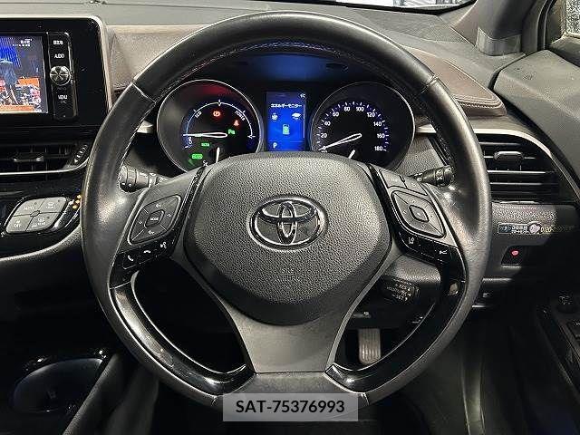 Toyota C-HR 2017-01 212174-15