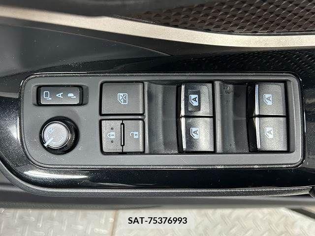 Toyota C-HR 2017-01 212174-14