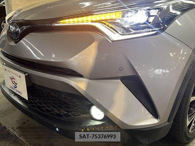 Toyota C-HR 2017-01 212174-9