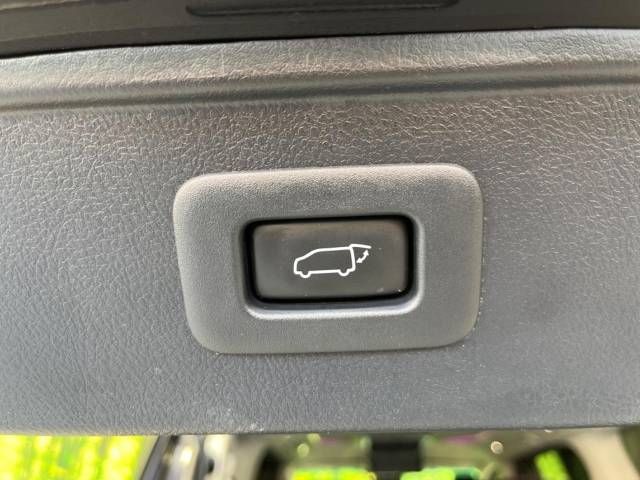 Toyota ALPHARD 2015-06 27051-7