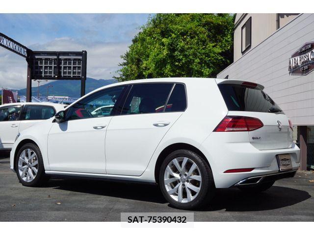 VolksWagen GOLF 2017-06 329384-5