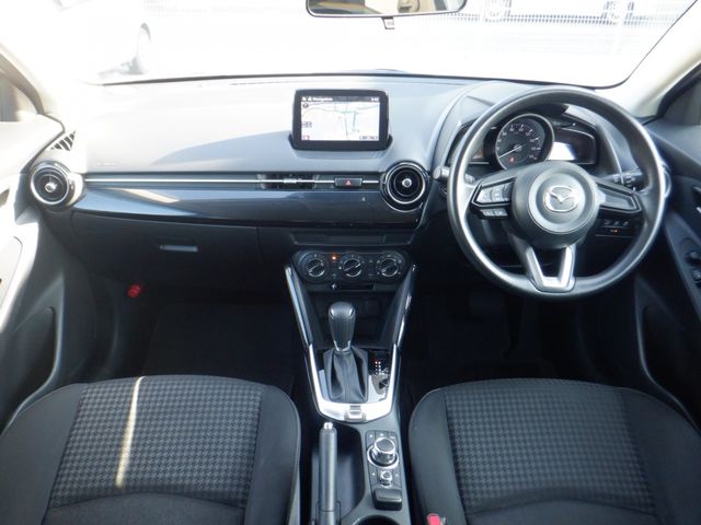Mazda DEMIO 2018-07 4859-1