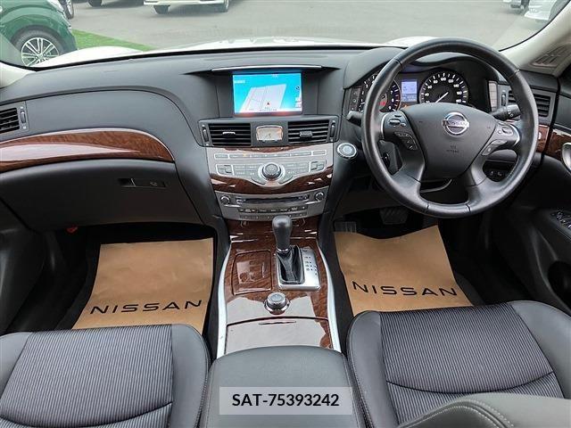 Nissan FUGA 2021-03 271127-2
