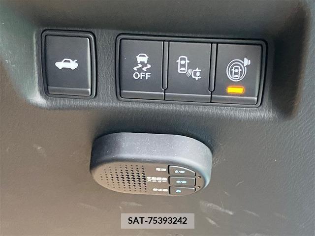 Nissan FUGA 2021-03 271127-8