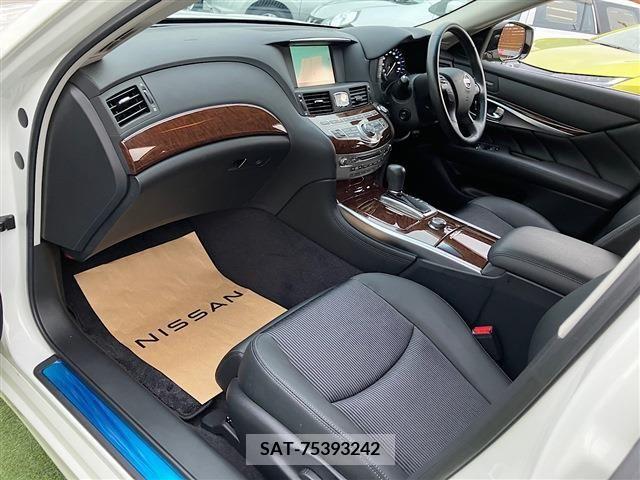 Nissan FUGA 2021-03 271127-28