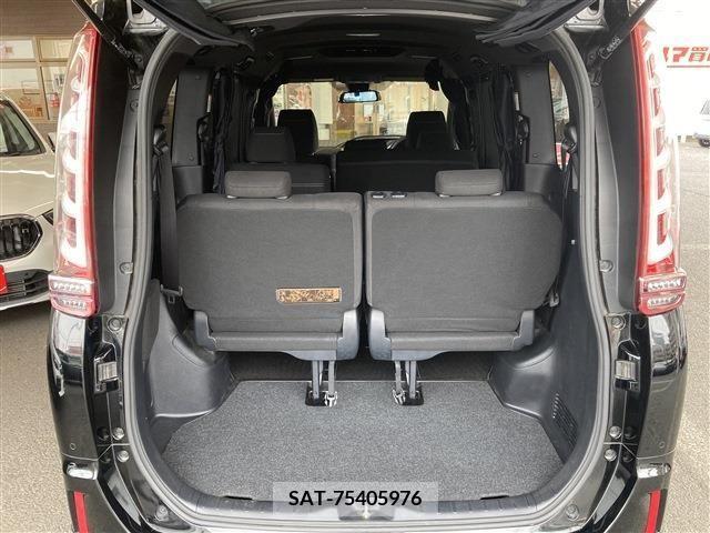 Toyota ESQUIRE 2019-04 359776-9