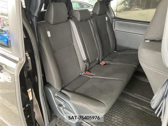 Toyota ESQUIRE 2019-04 359776-6