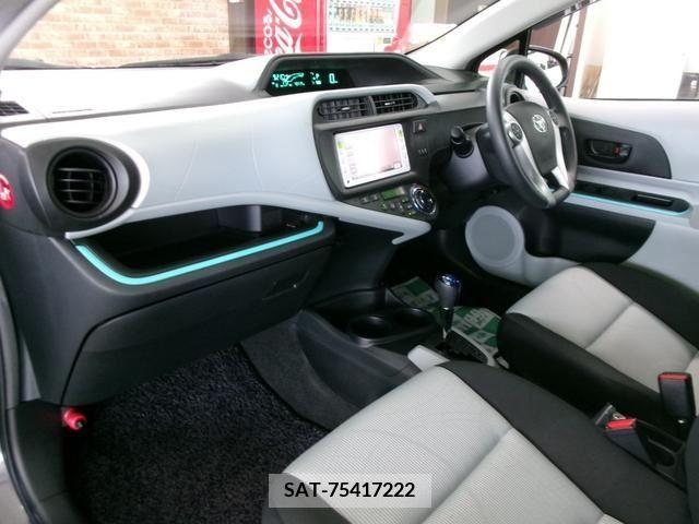 Toyota AQUA 2012-05 351713-5