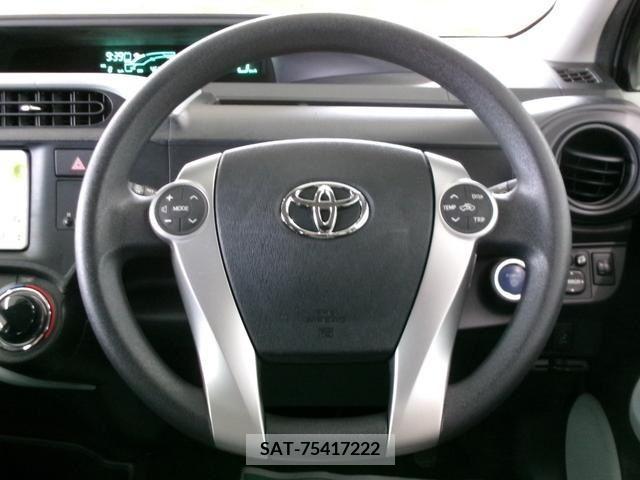 Toyota AQUA 2012-05 351713-14