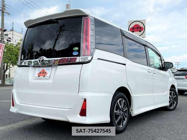 Toyota NOAH 2017-07 342527-2