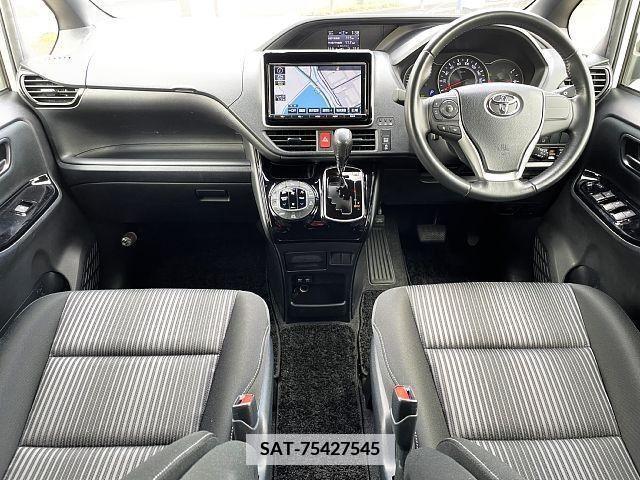 Toyota NOAH 2017-07 342527-1