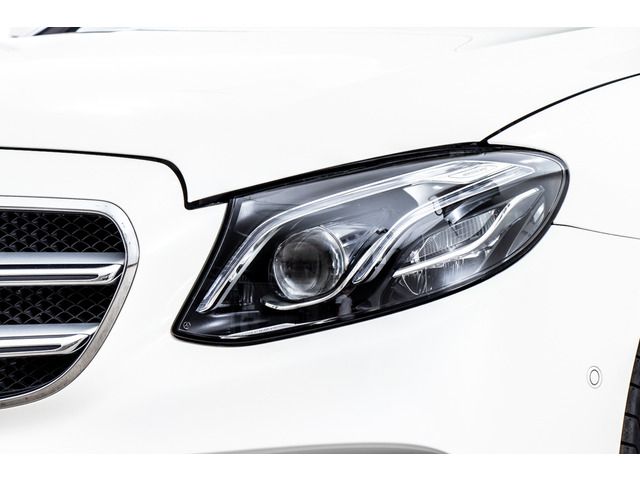Mercedes Benz E-CLASS 2018-09 9938-12
