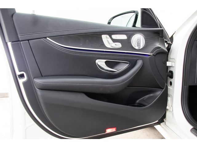 Mercedes Benz E-CLASS 2018-09 9938-13