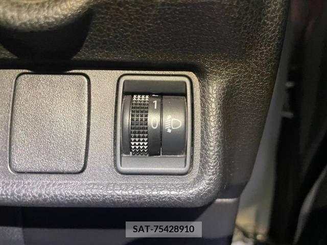 Nissan NOTE 2013-05 351582-7